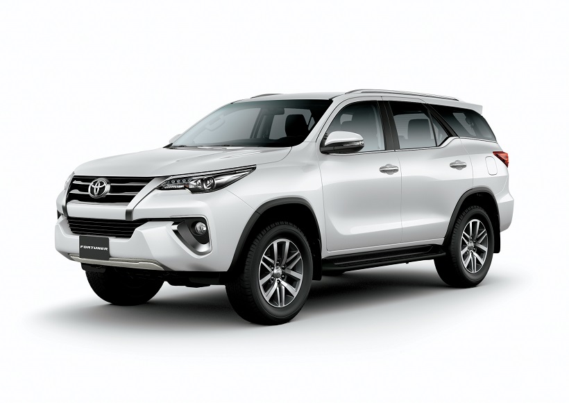 Toyota-Fortuner-2016-Front